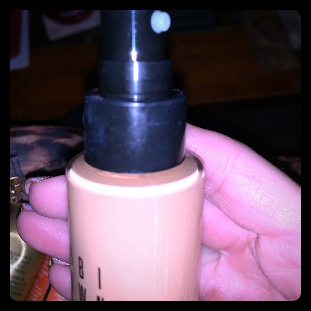 Bobbi Brown Liquid foundation